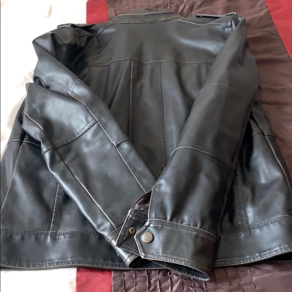 Levi’s leather jacket - Picture 3 of 4